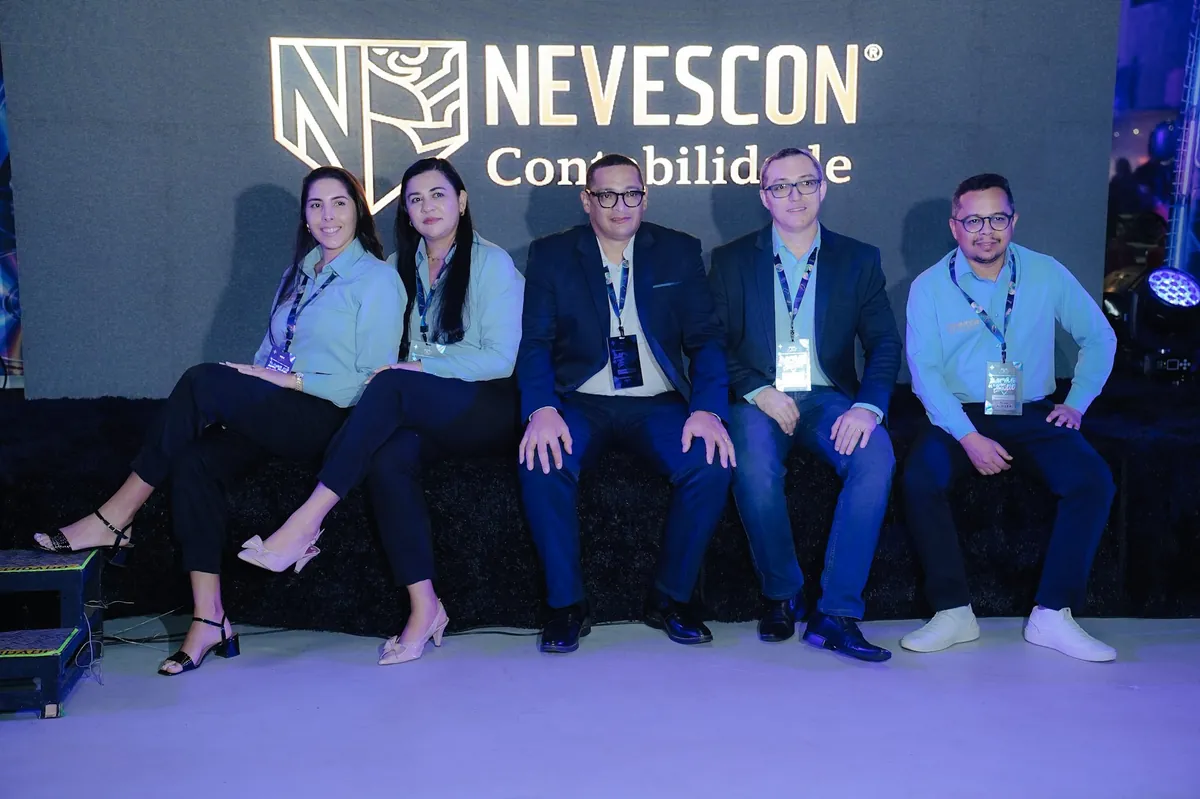 Equipe da Nevescon Contabilidade no espaço do patrocinador